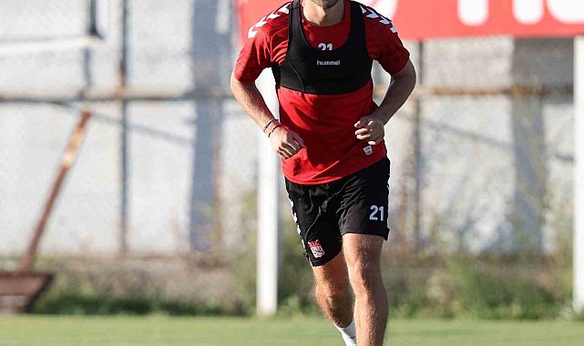 Sivasspor'da Simic, Sabah FC'ye transfer oldu