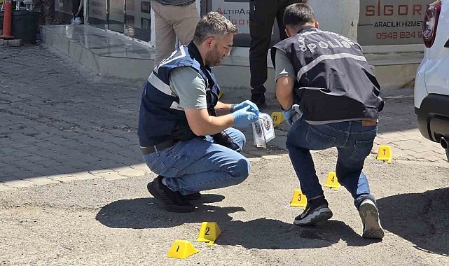 Siverek'te adliye çıkışında 2 kişiyi silahla yaralayan zanlı yakalandı