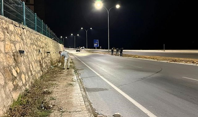 Söğüt Belediyesi temizlik çalışmalarını gece saatlerinde de sürdürüyor