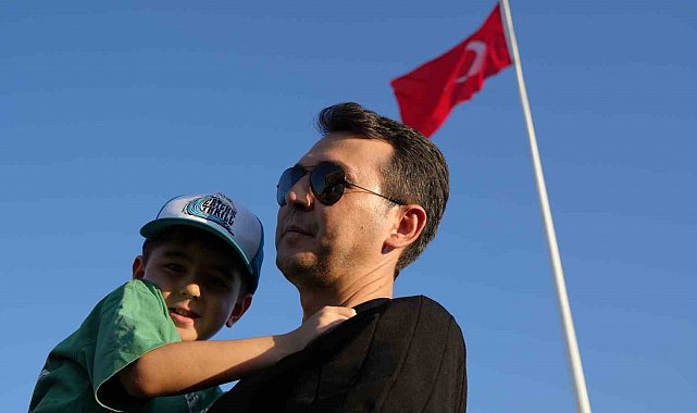 SOLOTÜRK'ten Anıtkabir'de gösteri uçuşu