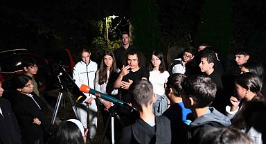 SUBÜ Astronomi Topluluğu, depremzede gençlere gökyüzünü açtı
