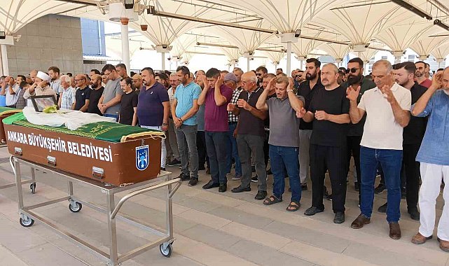 Suça sürüklenen çocuk tarafından boğularak öldürüldüğü iddia edilen kadın son yolculuğuna uğurlandı