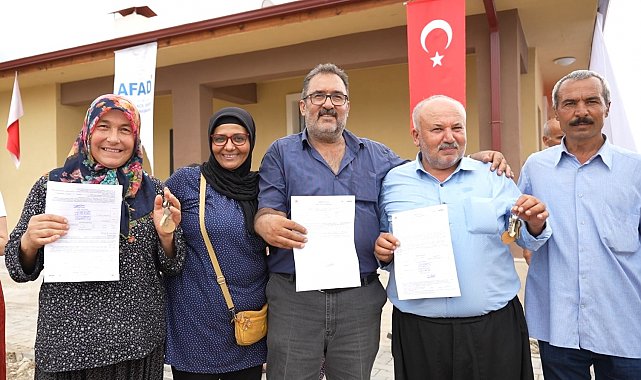 Sumbas'ta yapımı tamamlanan 27 köy evinin anahtar teslimi yapıldı