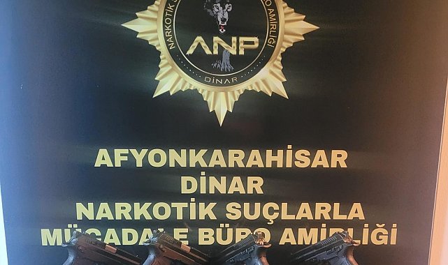 Şüpheli araçta 4 ruhsatsız tabanca ele geçirildi