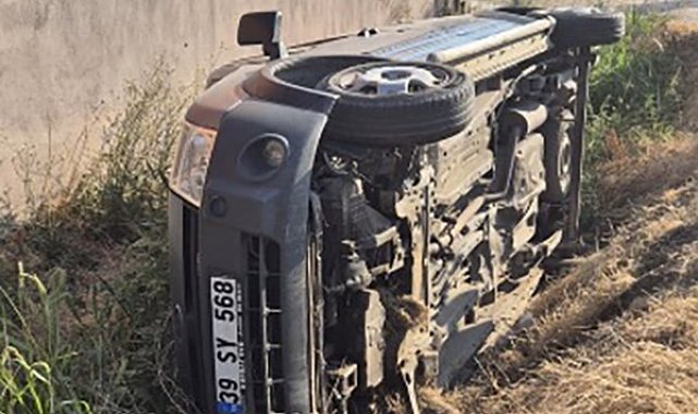 Susurluk'ta trafik kazası: 3 kişi araçta mahsur kaldı