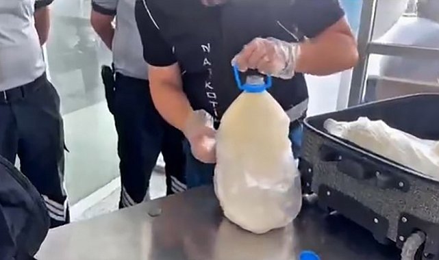 Süt şişesi içinde uyuşturucu gele geçirildi