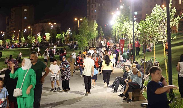 Talas Millet Bahçesi'nde yazlık sinema keyfi