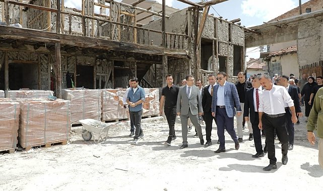 Tarihi Emet Hanı'nda restorasyon çalışmaları devam ediyor