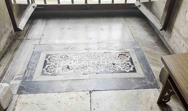 Tarihi Süleymaniye Camii'nde hırsızlık: Mozaik taşların çalındığı iddiası