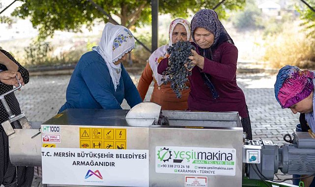Tarsus'ta üreticilere üzüm sıkma makinesi desteği