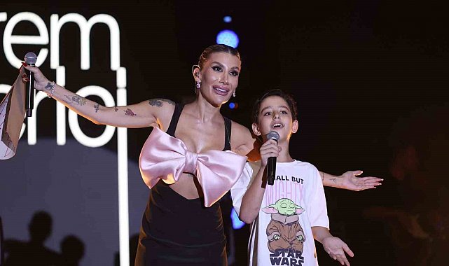 Tavas Zeybek Festivalinde İrem Derici fırtınası esti