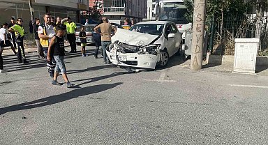 Tekirdağ'da kamyonet otomobille çarpıştı: 2 yaralı