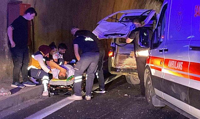 TEM Otoyolu'nda 7 araç kazaya karıştı: 5 yaralı