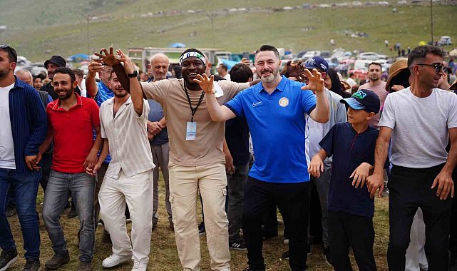 TFF Başkanı İbrahim Hacıosmanoğlu, Çaykur Rizespor'un 'Birlik ve beraberlik şölenine' katıldı