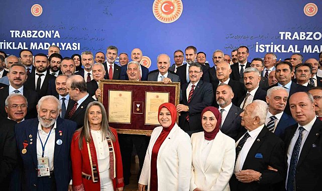 Trabzon'a İstiklal Madalyası verilmesi töreni