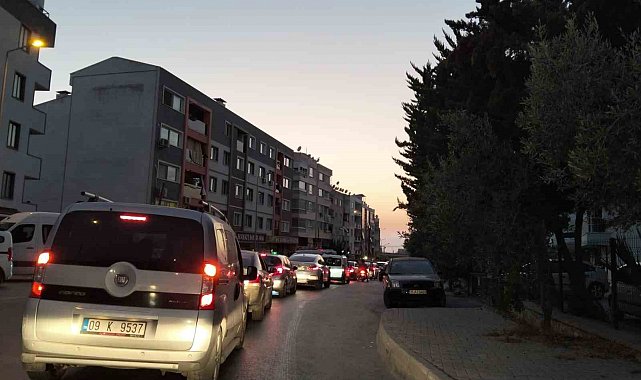 Trafik yoğunluğundan Kuşadası da nasibini aldı