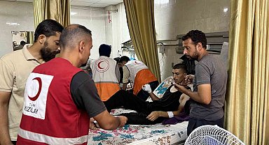 Türk Kızılay Gazze'deki El Kudüs Hastanesi'ne her gün sıcak yemek ulaştırıyor