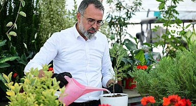 Türkiye'nin süs bitki ihtiyacının yüzde 60'ını karşılayan Kestel, gövde gösterisine hazırlanıyor