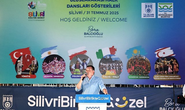 Uluslararası halk dansları gösterileri Silivri'de renkli görüntülere sahne oldu
