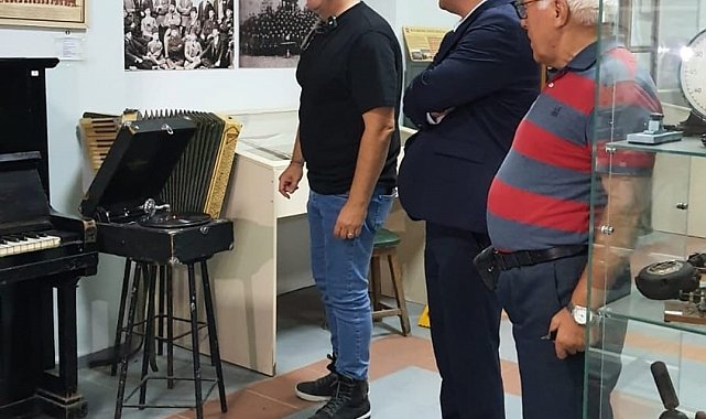 Ünlü oyuncu İlker Ayrık'tan Balıkesir Lisesi'ne ziyaret