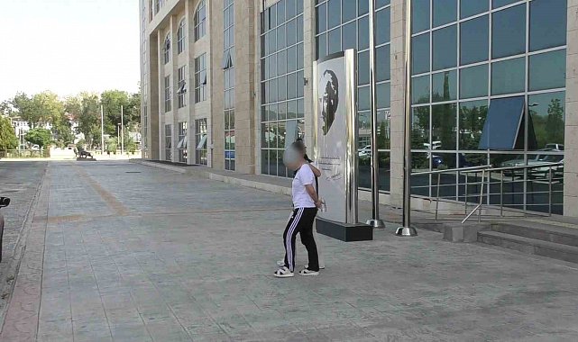 Uşak'ta yolcu otobüsünde 28 bin sentetik ecza ele geçirildi