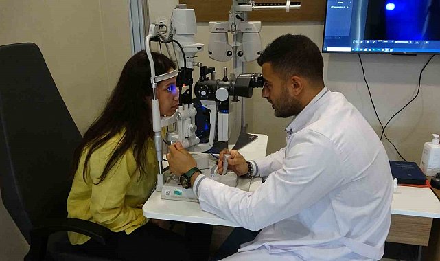 Uzman doktor uyardı: Dijital göz yorgunluğu salgına dönüşüyor