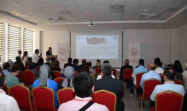 Vali Dallı: "Yaşlılarımızın ülkeye katkı vermeye devam etmelerini sağlayacak imkanlar oluşturmak son derece önemli"