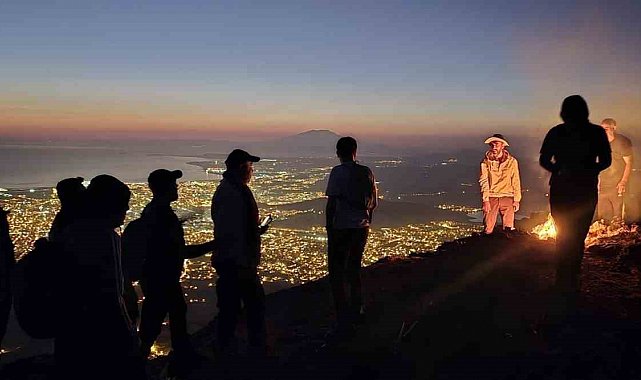 Van Gölü'ne dikkat çekmek için Erek Dağı'na tırmandılar