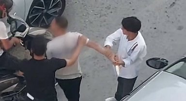 Van'da trafikte bıçaklı kavga