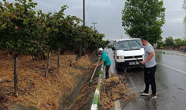 Yağmur suyu kanalları temizleniyor