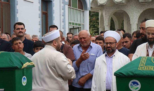 Yan yana toprağa verilen iki kardeşin ardından yürek burkan detaylar kaldı