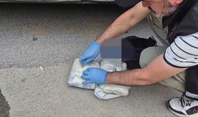 Yolcu otobüsünün bagajında 1 kilo uyuşturucu madde ele geçirilirdi
