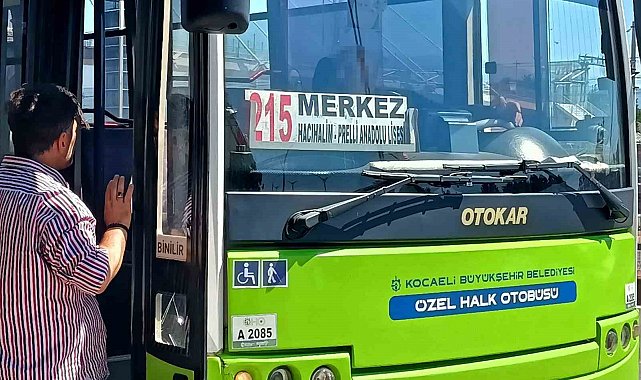 Yolcuyu demir sopa aile kovaladığı iddia edilen otobüs şoförü, polis gelince bıçağını boynuna dayadı