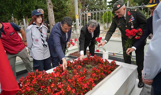 Zafer Bayramı'nda şehitler unutulmadı