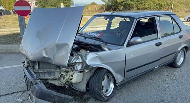 15 yaşındaki sürücü kazada yaralandı