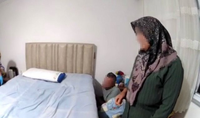 3 yıldır aranan şahıs evinde saklandığı bazanın yanında yakalandı: O anlar kamerada