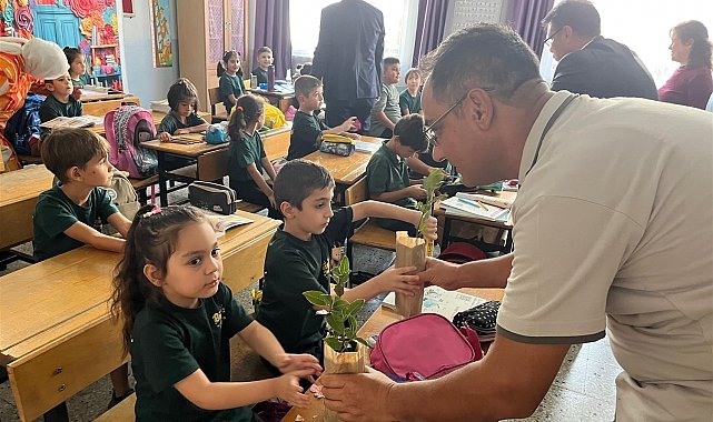 'Her çocuk bir fidan, ilk ders yeşil vatan' etkinliği Mersin'de gerçekleştirildi