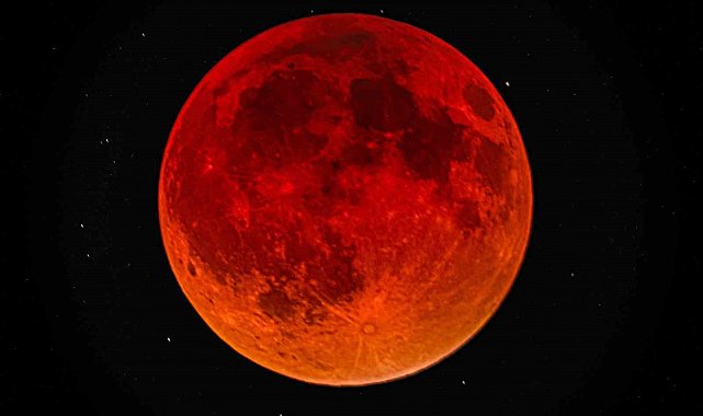 'Kanlı Ay' Bitlis semalarında görüntülendi