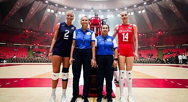 A Milli Kadın Voleybol Takımı, Dünya Şampiyonası'nda tarihinde ilk kez yarı finalde