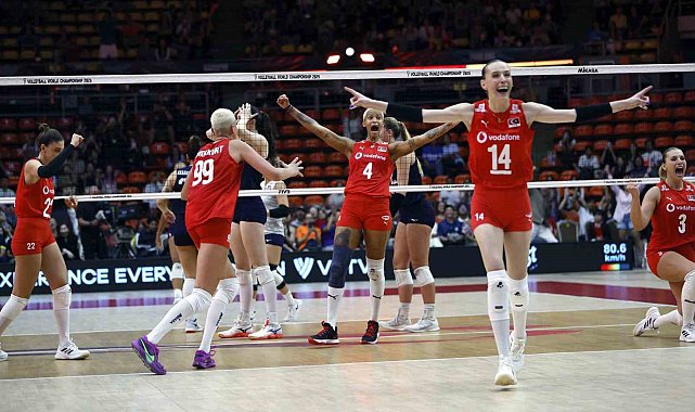 A Milli Kadın Voleybol Takımı final için sahada