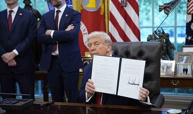 ABD Başkanı Trump: "1 Ekim'den itibaren ağır kamyon ithalatına yüzde 25 gümrük vergisi uygulanacak"