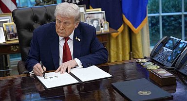 ABD Başkanı Trump: "Ülkede fabrika inşa etmeyen ilaç şirketlerinin ürünlerine yüzde 100 gümrük vergisi uygulanacak"