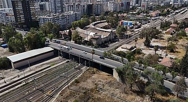 Adana'da '007 James Bond' filmine ev sahipliği yapan köprü, hızlı tren inşaatı için yıkılacak