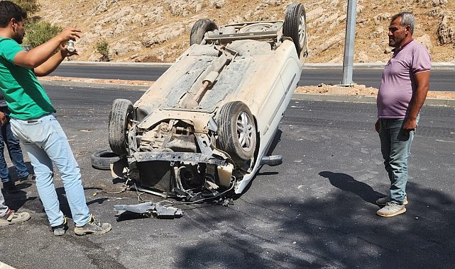 Adıyaman'da otomobil takla attı