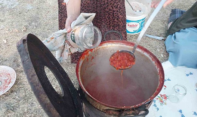 Ağrı'da kadınların kışlık menemen mesaisi başladı