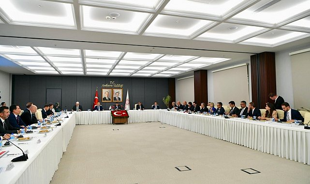 AK Parti Ankara Milletvekili Oktay: "AJet uçuşlarını artırma kararı aldı"