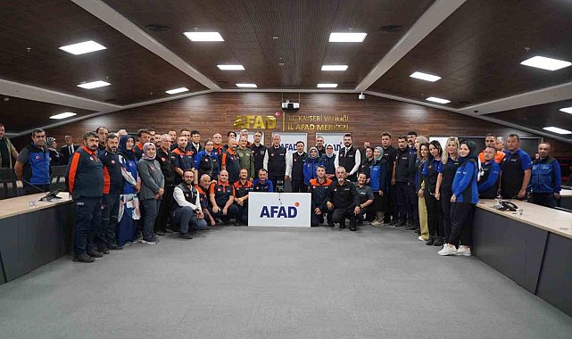 AK Parti Kayseri Teşkilatı AFAD'da Genel Durum Değerlendirme Toplantısı'na katıldı