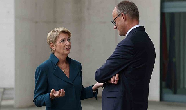 Amanya Başbakanı Merz: "Perşembe günü Ukrayna'ya verilecek güvenlik garantilerini ele alacağız"