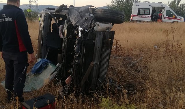Amasya'da hafif ticari araç kazada savruldu: 4 yaralı