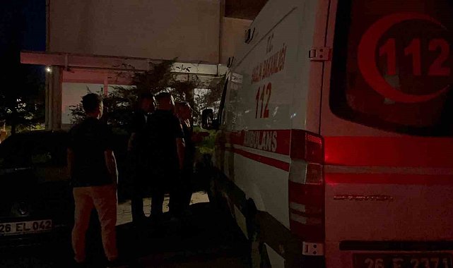 Ambulansı kilometrelerce kovalayıp sıkıştırdılar, başhekimlik bahçesine 1 minibüs adam çağırdılar